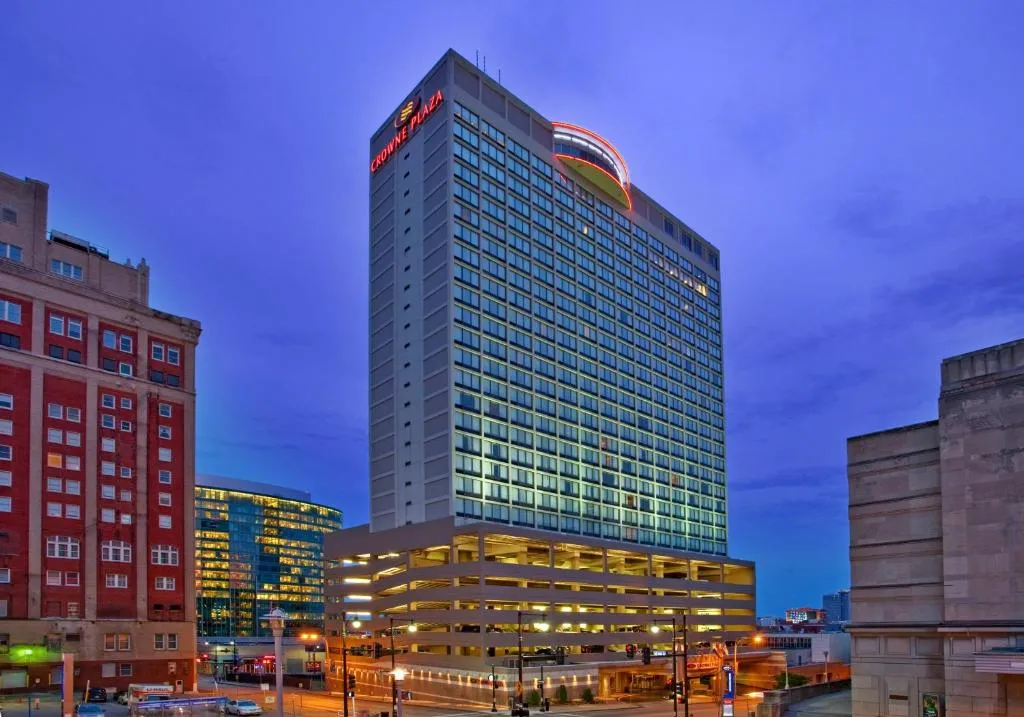 Crowne Plaza Kansas City Downtown by IHG