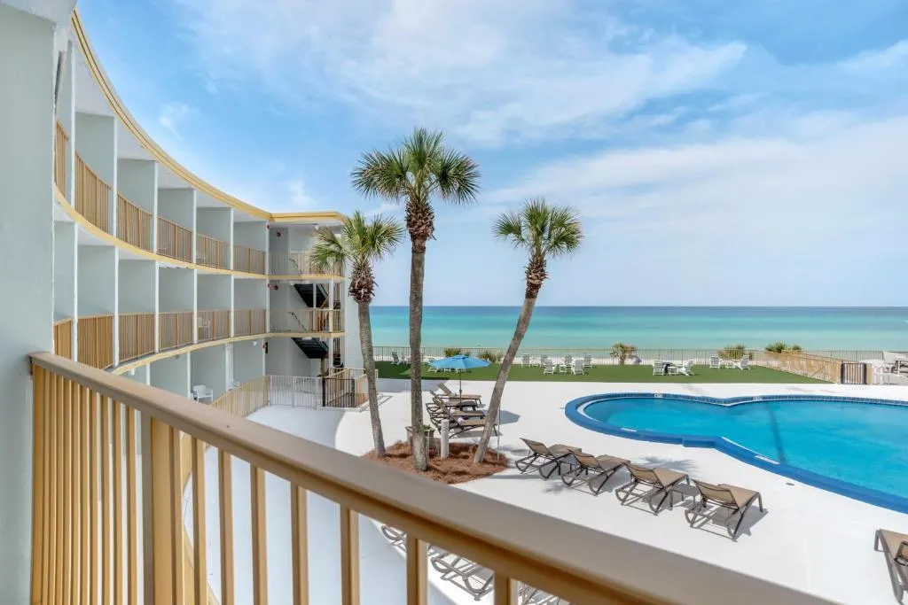 Chateau Beachfront Hotel, a By the Sea Resort