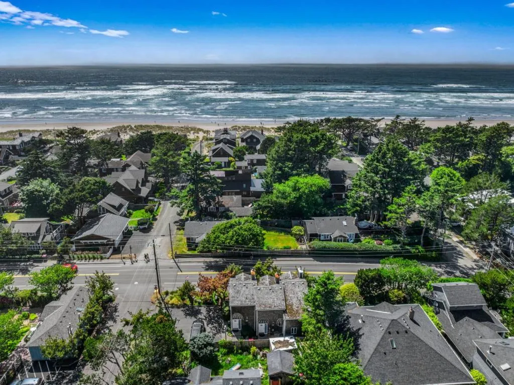 Beaches Inn Townhomes
