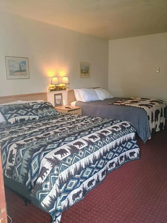 Two Medicine Inn and Resort