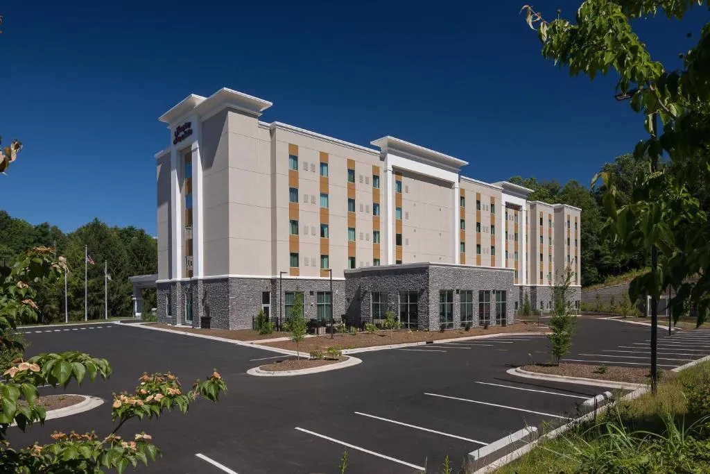 Hampton Inn & Suites-Asheville Biltmore Village, NC