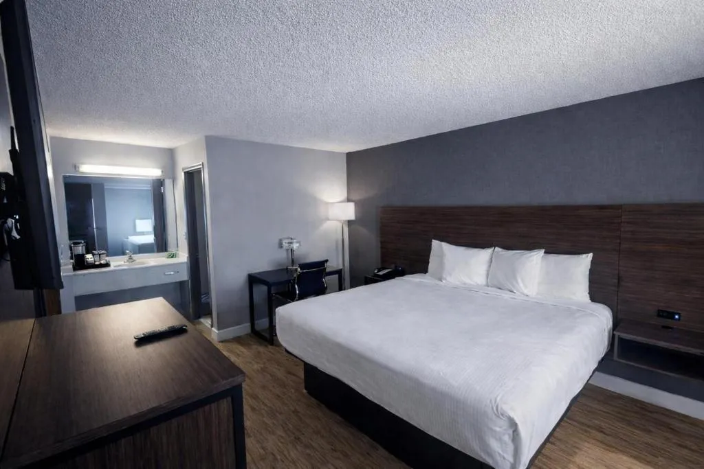 Chicago Lakeshore Hotel