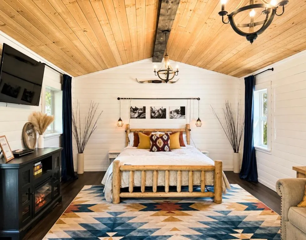 Willow Pond Cabin - Farm Views & Country Escape